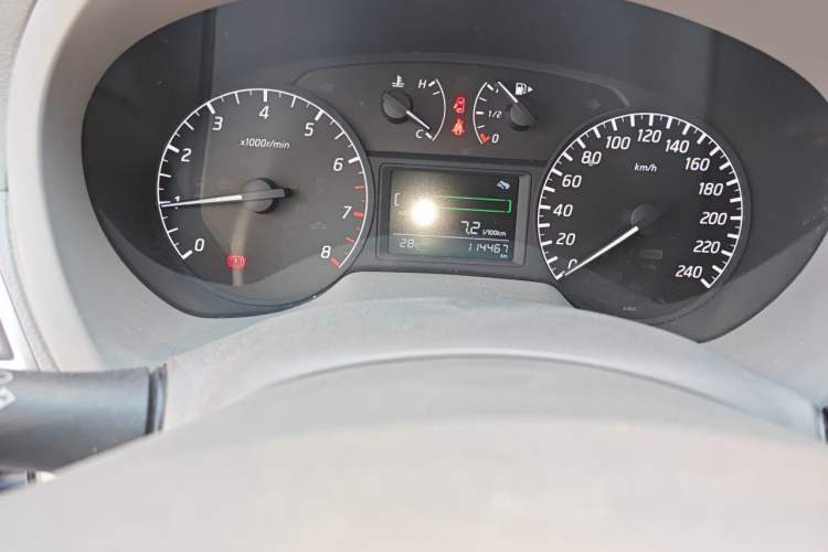 Used Nissan Sylphy  Odometer Close Up