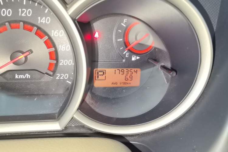 Used Nissan Sylphy 2012 Classic 1.6XE Automatic Comfort Edition Odometer Close Up