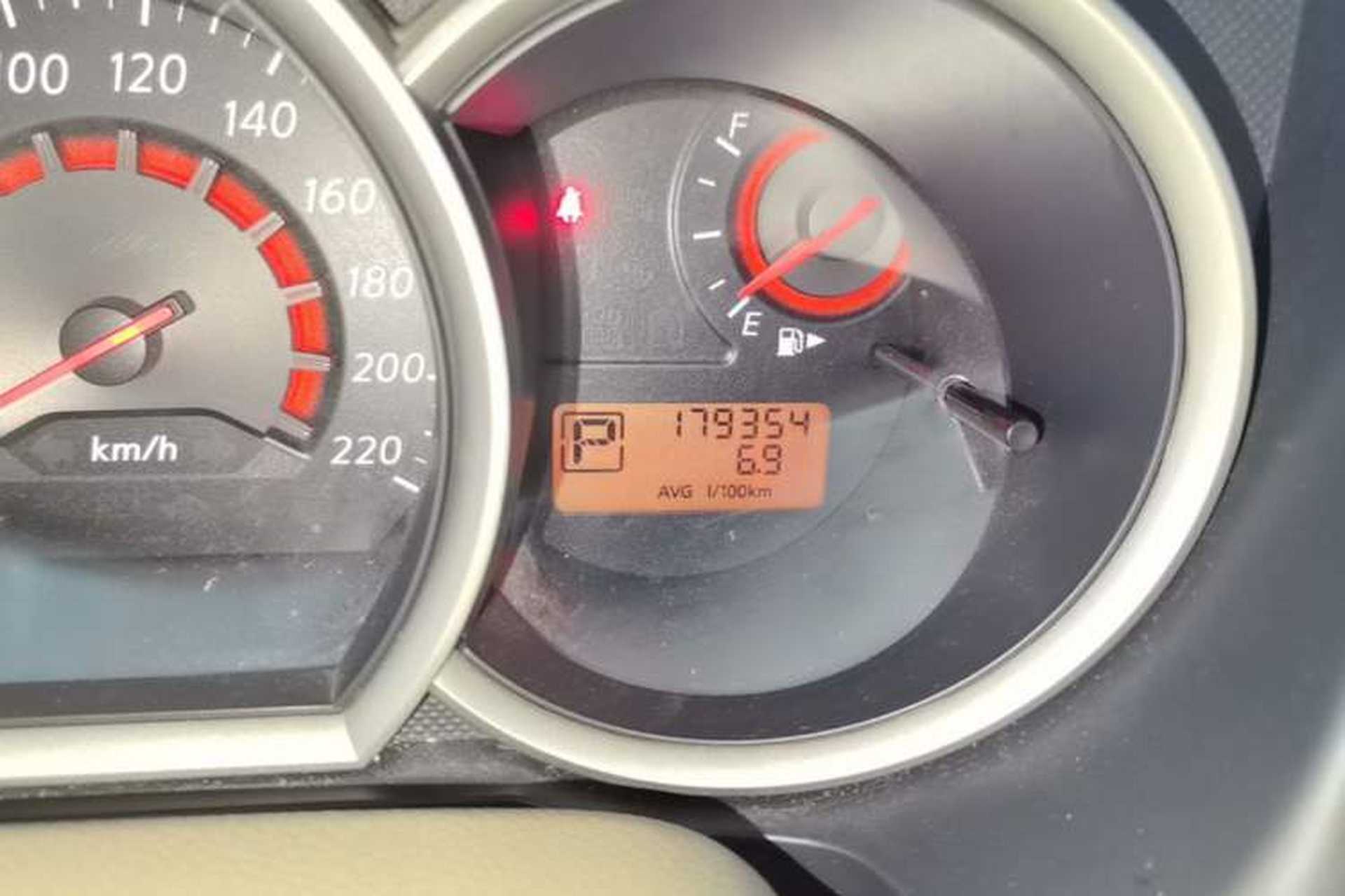 Used Nissan Sylphy 2012 Classic 1.6XE Automatic Comfort Edition Odometer Close Up