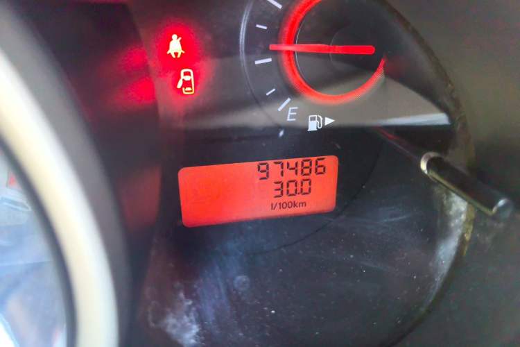 Used Nissan Sylphy 2012 Classic 1.6XE Manual Comfort Edition Odometer Close Up
