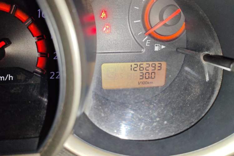 Used Nissan Sylphy 2012 Classic 1.6XE Manual Comfort Edition Odometer Close Up