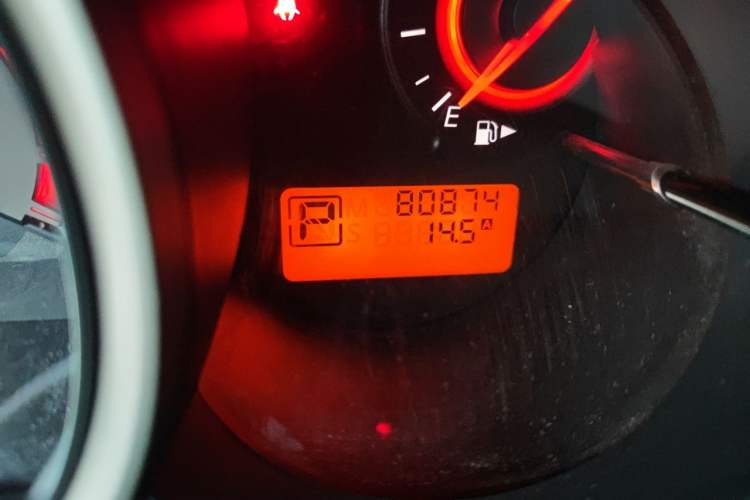Used Nissan Sylphy 2012 Classic 1.6XE Automatic Comfort Edition Odometer Close Up