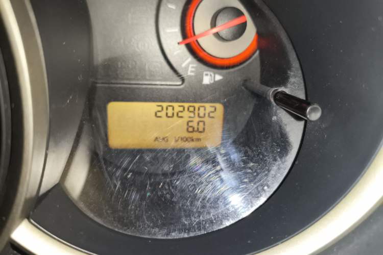 Used Nissan Sylphy 2012 Classic 1.6XE Manual Comfort Edition Odometer Close Up