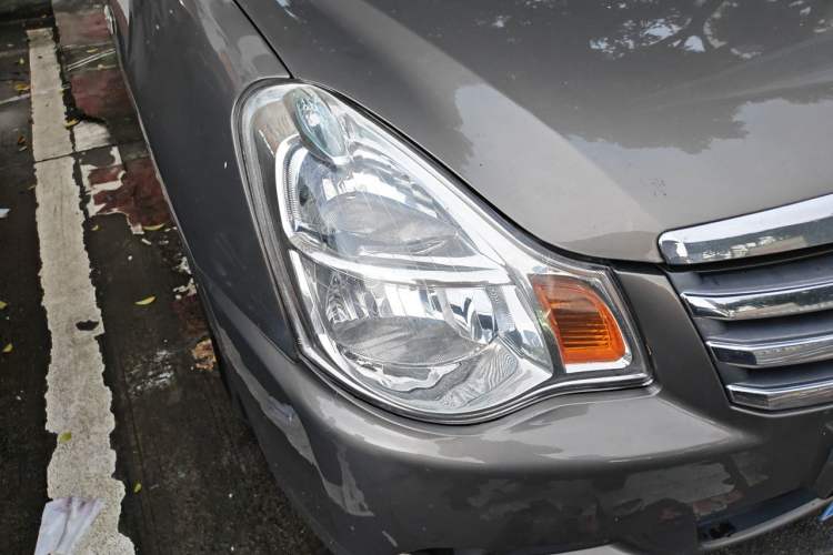 Used Nissan Sylphy 2012 Classic 1.6XE Automatic Comfort Edition Right Front Headlight