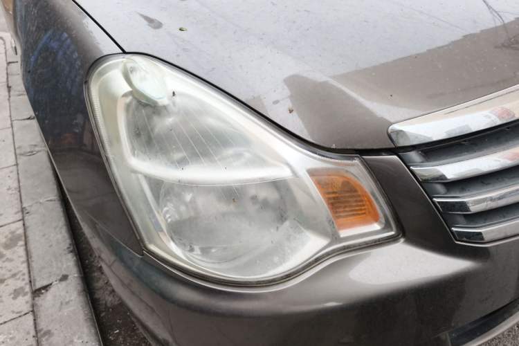 Used Nissan Sylphy 2012 Classic 1.6XE Manual Comfort Edition Right Front Headlight