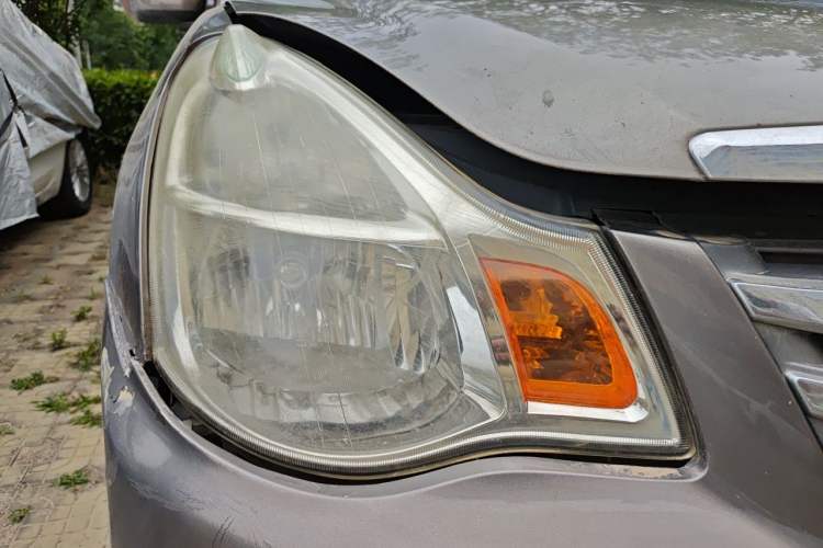 Used Nissan Sylphy 2012 Classic 1.6XE Manual Comfort Edition Right Front Headlight