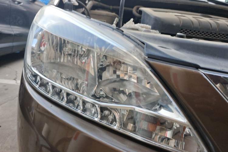 Used Nissan Sylphy 2012 1.6 XL CVT Luxury Edition Right Front Headlight