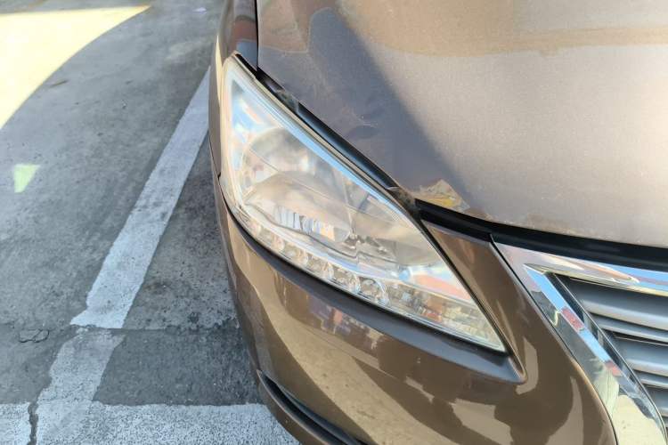 Used Nissan Sylphy 2012 1.6XE Manual Comfort Edition Right Front Headlight