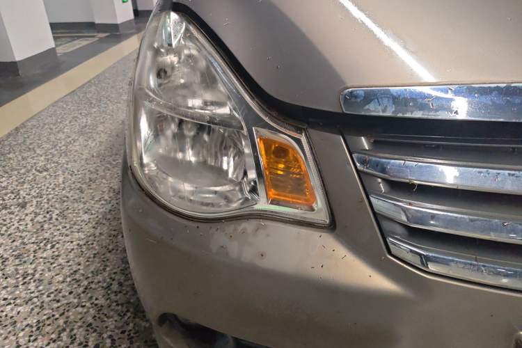Used Nissan Sylphy 2012 Classic 1.6XL Manual Luxury Edition Right Front Headlight