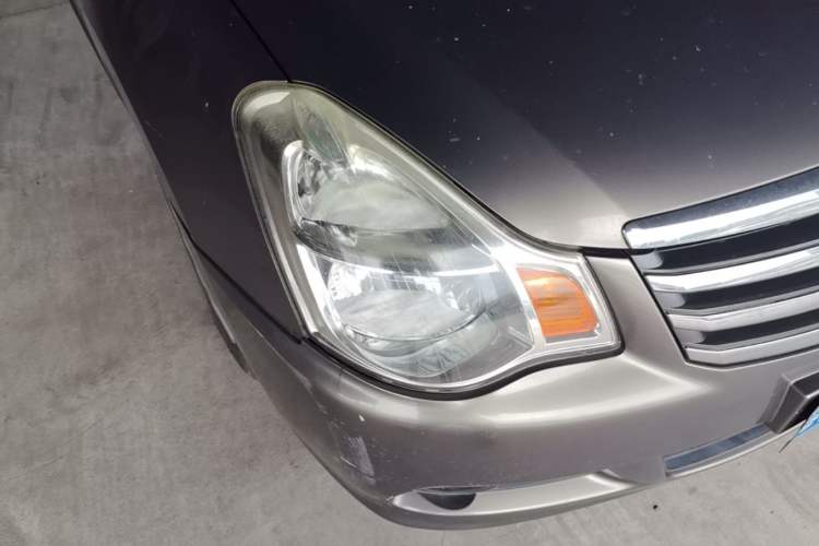 Used Nissan Sylphy 2012 Classic 1.6XE Manual Comfort Edition Right Front Headlight