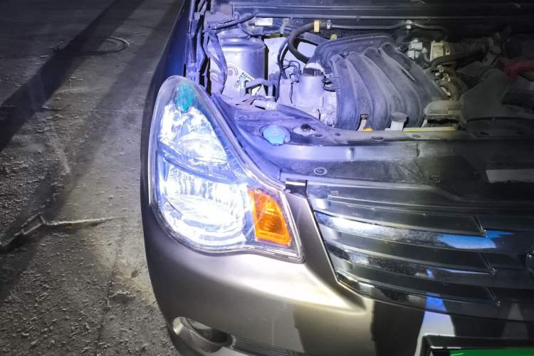 Used Nissan Sylphy 2012 Classic 1.6XE Manual Comfort Edition Right Front Headlight
