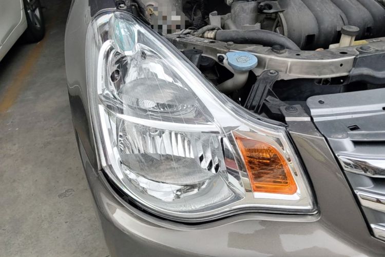 Used Nissan Sylphy 2012 Classic 1.6XE Automatic Comfort Edition Right Front Headlight