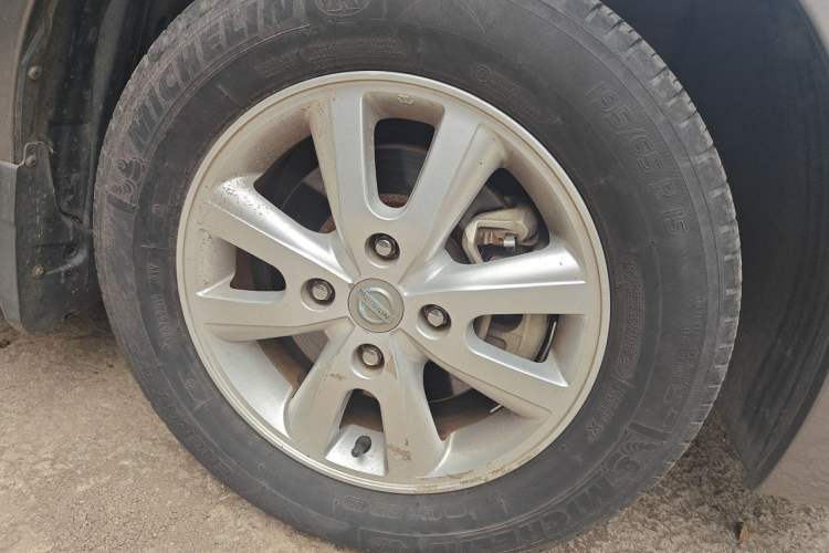 Used Nissan Sylphy 2012 Classic 1.6XE Automatic Comfort Edition Right Front Wheel Hub