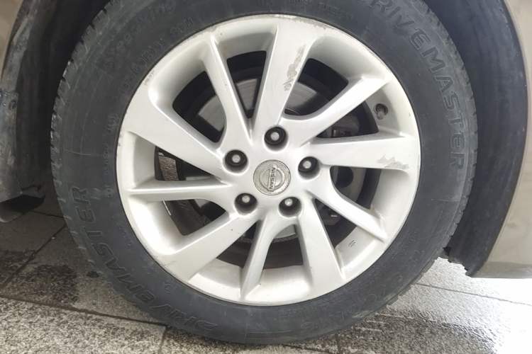 Used Nissan Sylphy 2012 1.6 XL CVT Luxury Edition Right Front Wheel Hub