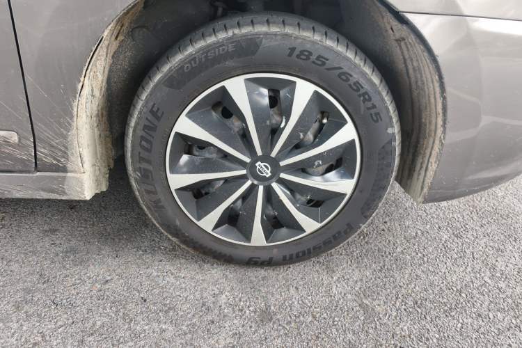 Used Nissan Sylphy 2012 Classic 1.6XE Manual Comfort Edition Right Front Wheel Hub