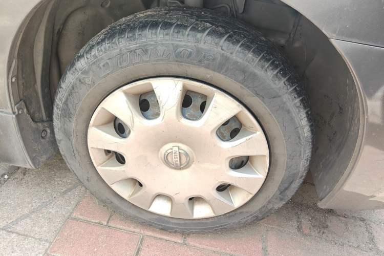 Used Nissan Sylphy 2012 Classic 1.6XE Manual Comfort Edition Right Front Wheel Hub