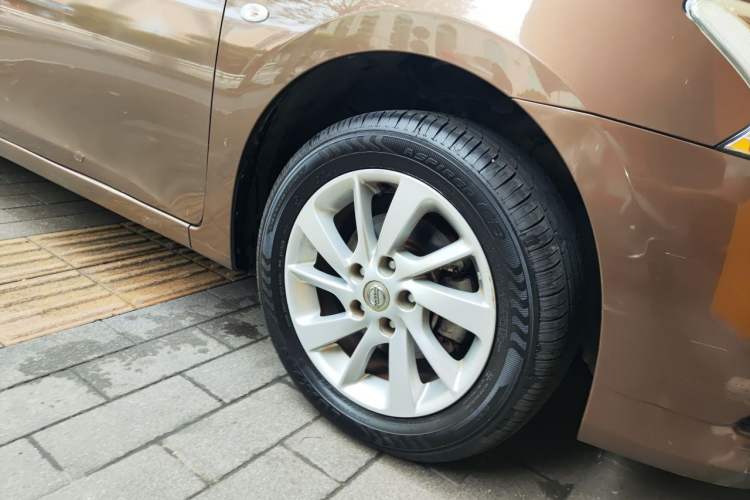 Used Nissan Sylphy 2012 1.6 XL CVT Luxury Edition Right Front Wheel Hub