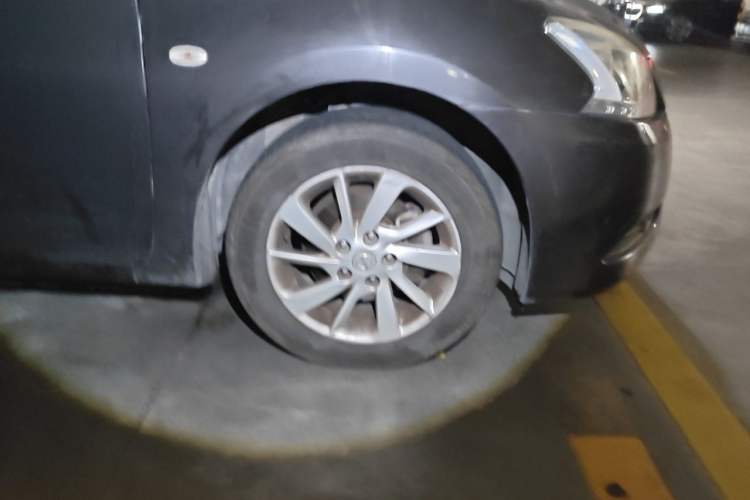 Used Nissan Sylphy 2012 1.6 XL CVT Luxury Edition Right Front Wheel Hub