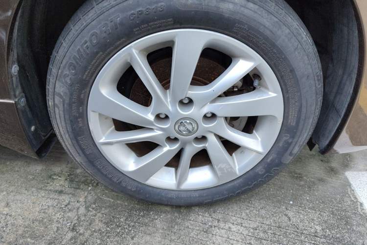Used Nissan Sylphy 2012 1.6 XL CVT Luxury Edition Right Front Wheel Hub