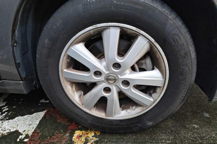Used Nissan Sylphy 2012 Classic 1.6XE Automatic Comfort Edition Right Front Wheel Hub