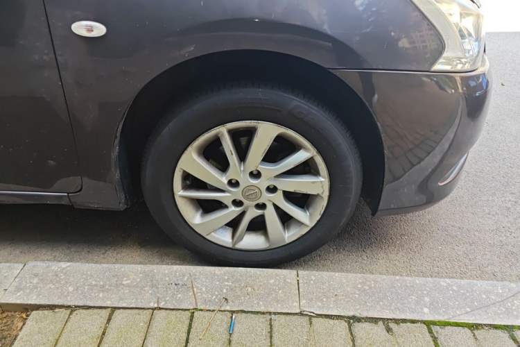 Used Nissan Sylphy  Right Front Wheel Hub