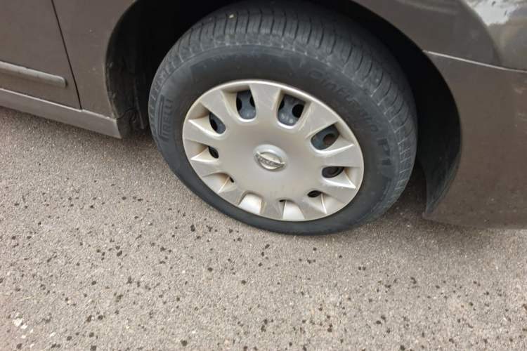 Used Nissan Sylphy 2012 Classic 1.6XE Manual Comfort Edition Right Front Wheel Hub