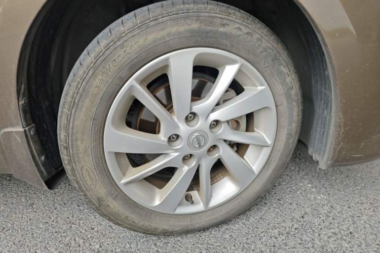 Used Nissan Sylphy 2012 1.6 XL CVT Luxury Edition Right Front Wheel Hub