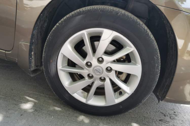 Used Nissan Sylphy 2012 1.8XL Manual Luxury Edition Right Front Wheel Hub