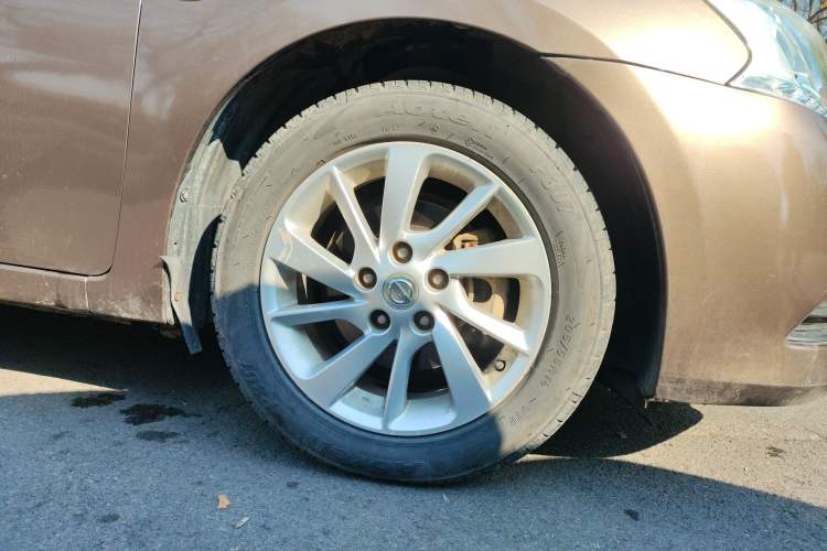 Used Nissan Sylphy 2012 1.6 XL CVT Luxury Edition Right Front Wheel Hub