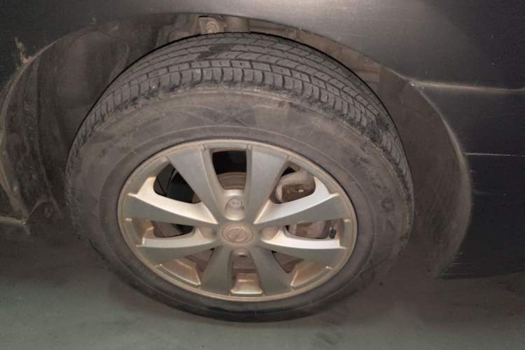 Used Nissan Sylphy 2012 Classic 1.6XE Manual Comfort Edition Right Front Wheel Hub