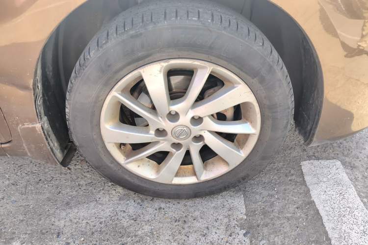 Used Nissan Sylphy 2012 1.6XE Manual Comfort Edition Right Front Wheel Hub