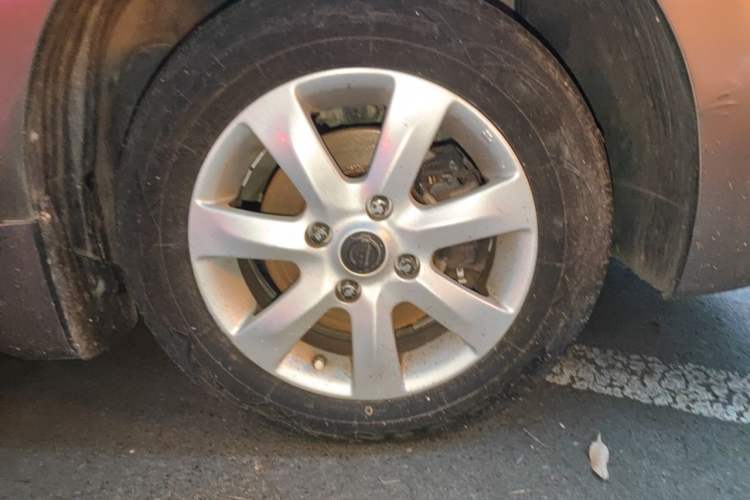 Used Nissan Sylphy 2012 Classic 1.6XE Automatic Comfort Edition Right Front Wheel Hub
