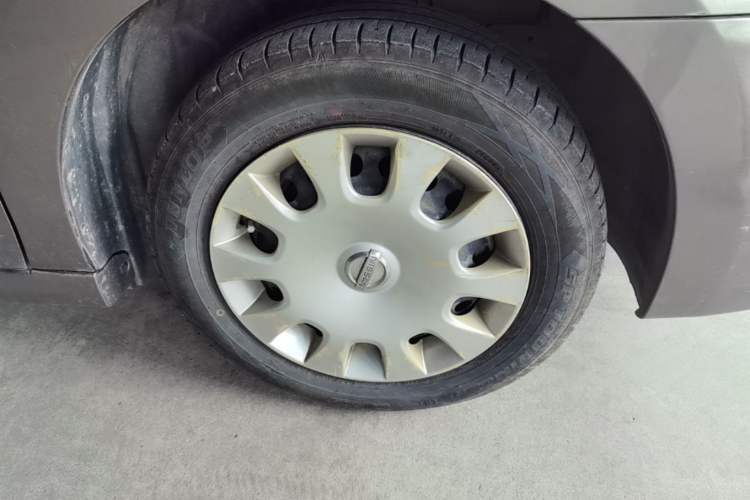 Used Nissan Sylphy 2012 Classic 1.6XE Manual Comfort Edition Right Front Wheel Hub