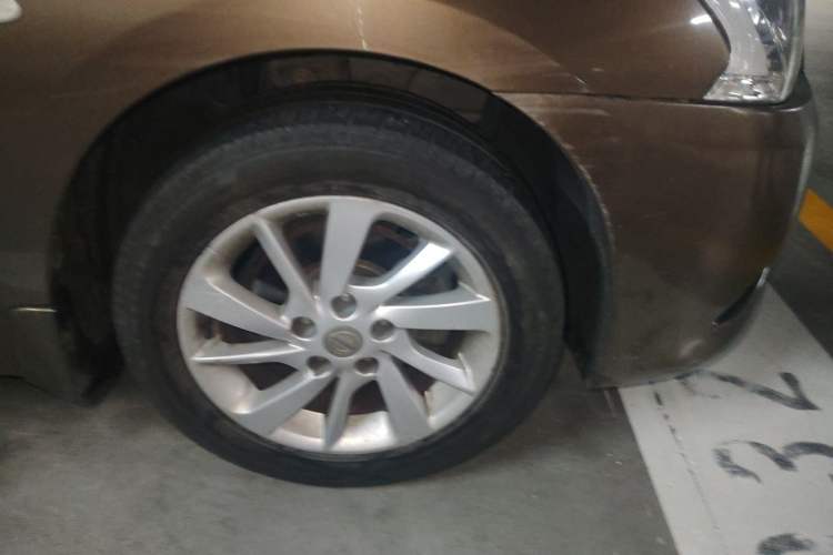 Used Nissan Sylphy 2012 1.6 XL CVT Luxury Edition Right Front Wheel Hub