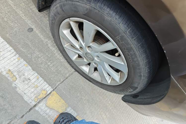 Used Nissan Sylphy 2012 1.6 XL CVT Luxury Edition Right Front Wheel Hub