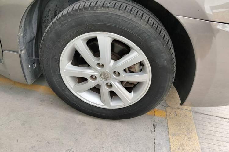 Used Nissan Sylphy 2012 Classic 1.6XE Automatic Comfort Edition Right Front Wheel Hub