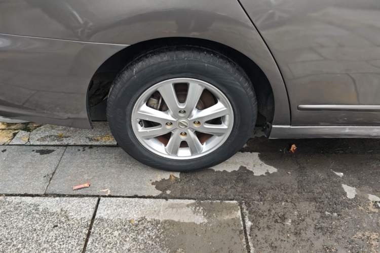 Used Nissan Sylphy 2012 Classic 1.6XE Automatic Comfort Edition Right Rear Wheel Hub