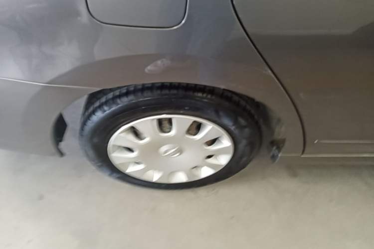 Used Nissan Sylphy 2012 Classic 1.6XE Manual Comfort Edition Right Rear Wheel Hub