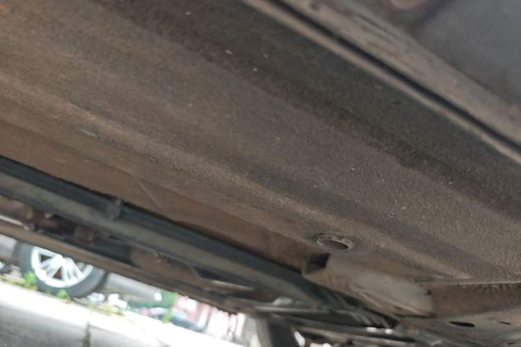 Used Nissan Sylphy 2012 Classic 1.6XE Automatic Comfort Edition Right Side Sill