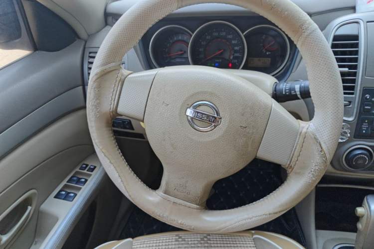 Used Nissan Sylphy 2012 Classic 1.6XE Automatic Comfort Edition Steering Wheel
