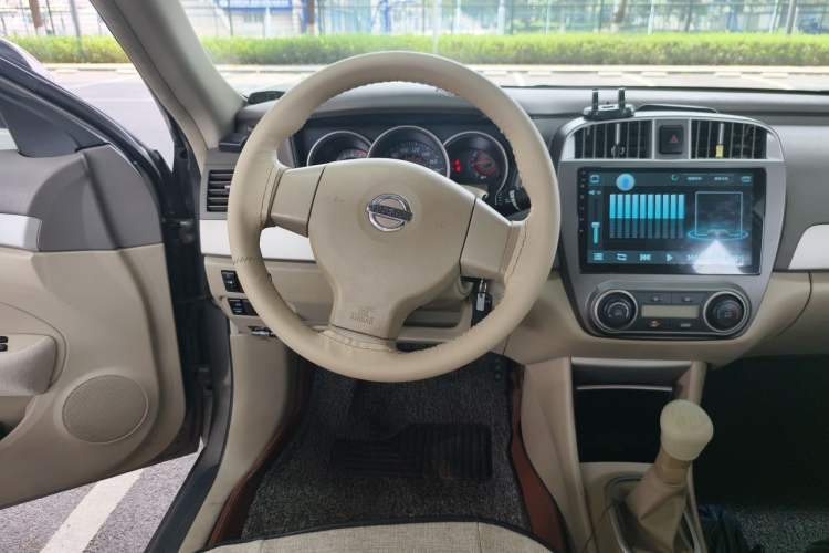 Used Nissan Sylphy 2012 Classic 1.6XE Manual Comfort Edition Steering Wheel