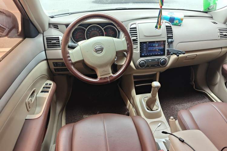 Used Nissan Sylphy 2012 Classic 1.6XE Manual Comfort Edition Steering Wheel