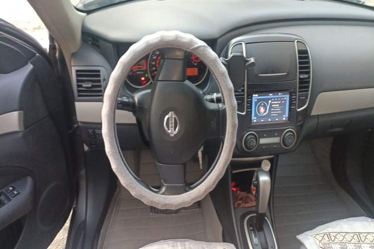 Used Nissan Sylphy 2012 Classic 1.6XE Automatic Comfort Edition Steering Wheel
