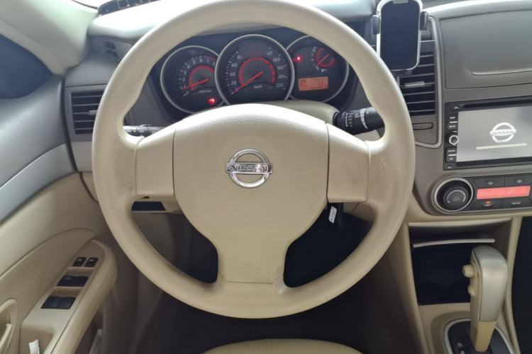 Used Nissan Sylphy 2012 Classic 1.6XE Automatic Comfort Edition Steering Wheel