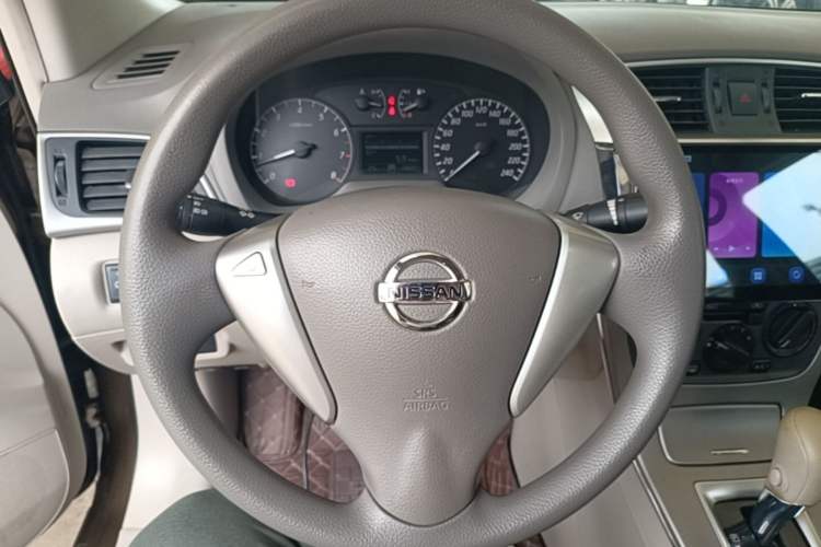 Used Nissan Sylphy 2012 1.6XE CVT Comfort Edition Steering Wheel