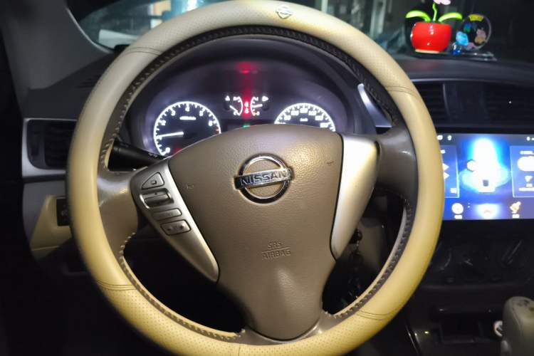 Used Nissan Sylphy 2012 Classic 1.6 XL Automatic Luxury Edition Steering Wheel
