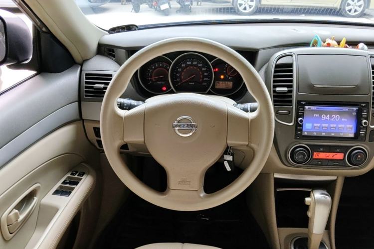 Used Nissan Sylphy 2012 Classic 1.6XE Automatic Comfort Edition Steering Wheel