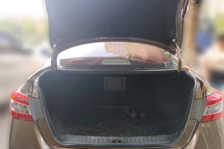 Used Nissan Sylphy 2012 1.6 XL Manual Luxury Edition Trunk