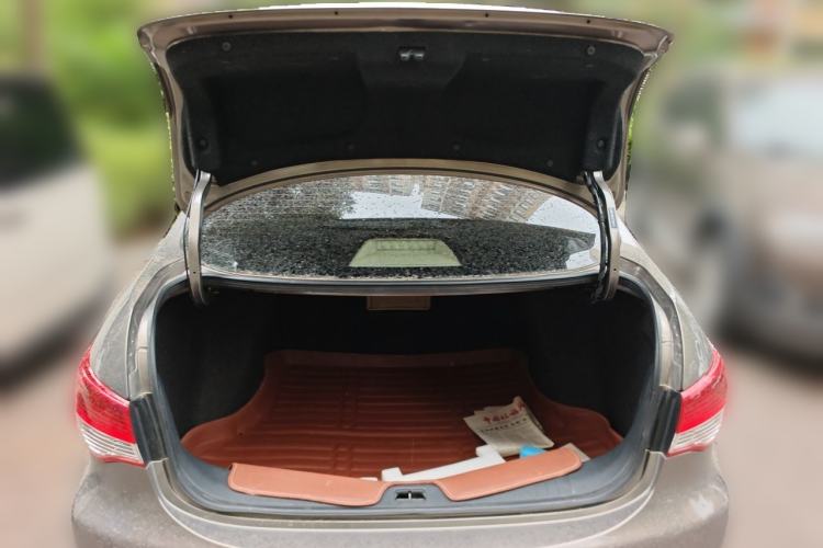 Used Nissan Sylphy 2012 Classic 1.6XE Manual Comfort Edition Trunk