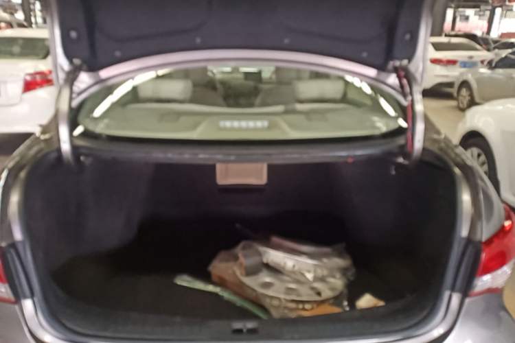 Used Nissan Sylphy 2012 Classic 1.6XE Manual Comfort Edition Trunk